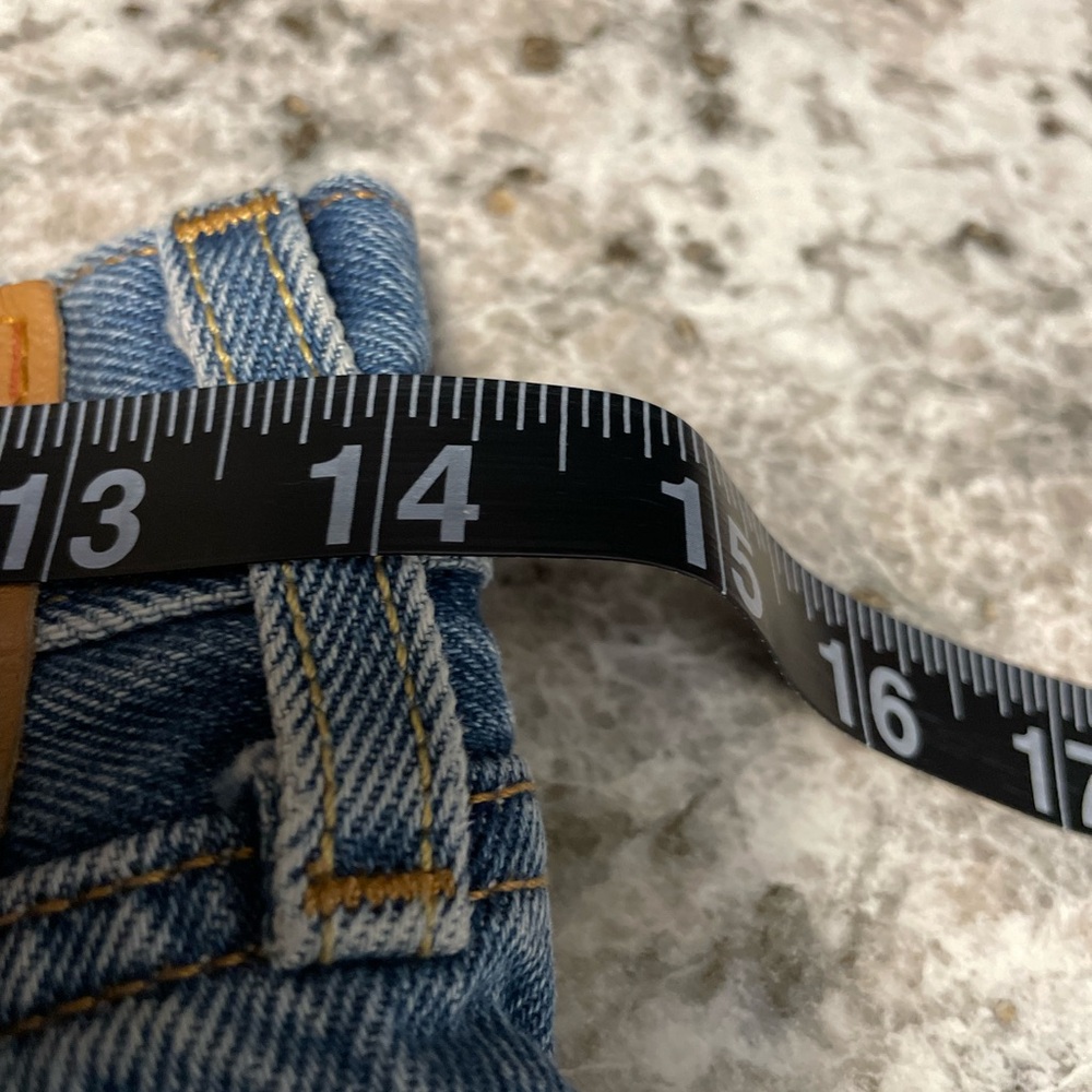Levi’s 501 Denim Cut Off Rolled Short Medium Wash Women’s Size 26 - Picture 12 of 13